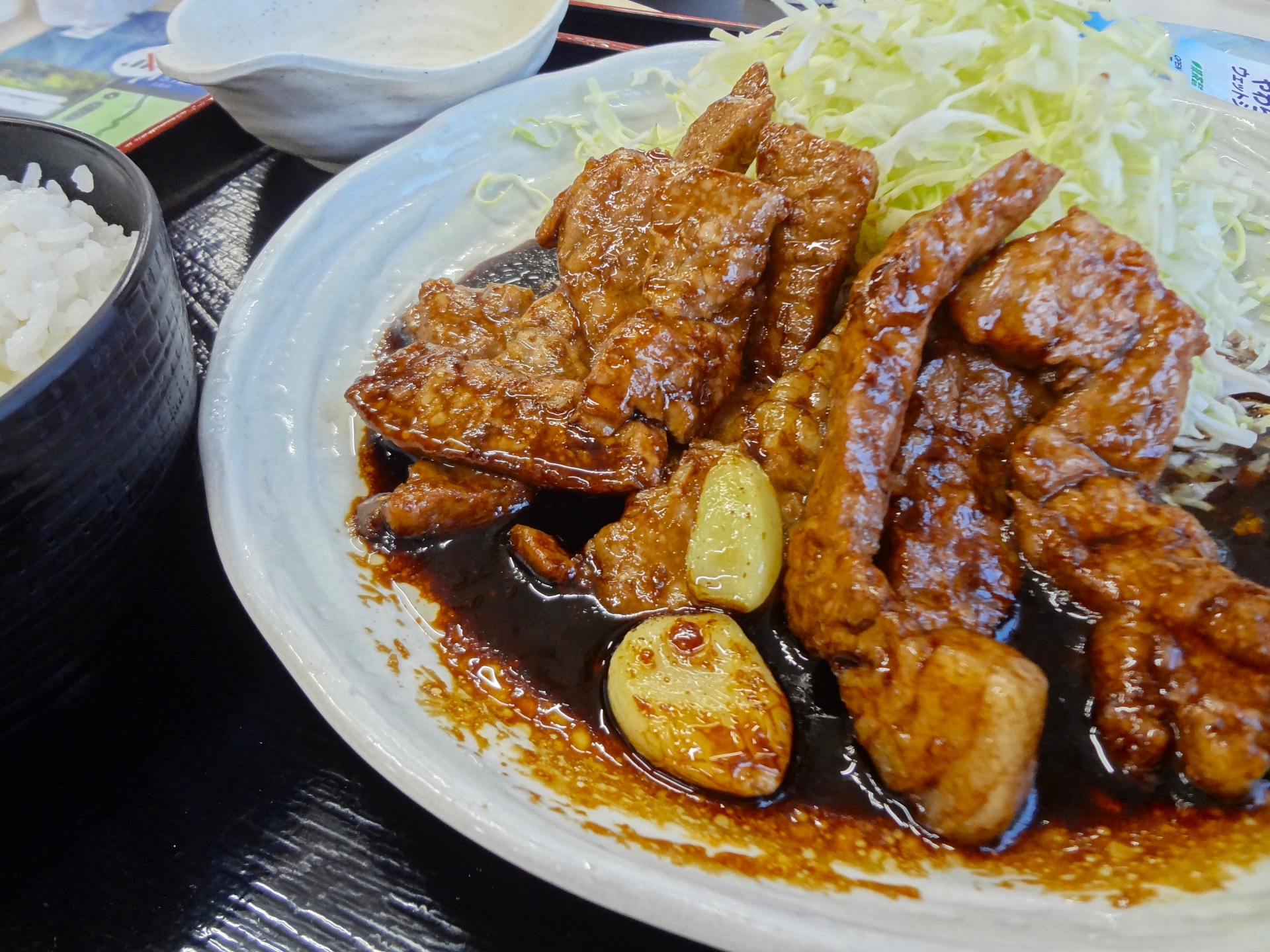 ソースをまとった四日市とんてき